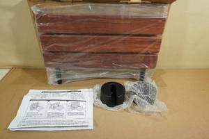lot 10 image: 20 Teak Shower Seat