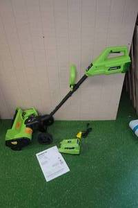 lot 14 image: Earthwise 40V 16 Snow Thrower