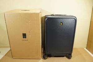 lot 18 image: Level 8 Road Runner Pro Luggage 20 -Royal Blue