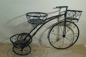 lot 43 image: Tricycle Plant Stand 30.5x10x20.5