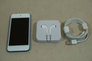 lot 145 image: Apple iPod Touch 7th Generation 32GB