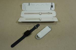 lot 160 image: Apple Watch Series 8 41mm Aluminum & Ceramic Smart Watch