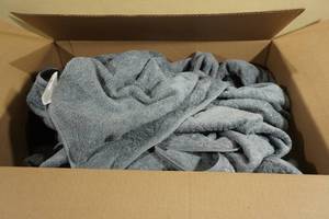 lot 187 image: 3 Bath Towels - Gray