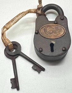 Colt Padlock w 2 Working Keys