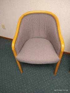 lot 5 image: Curved Back Office Chair