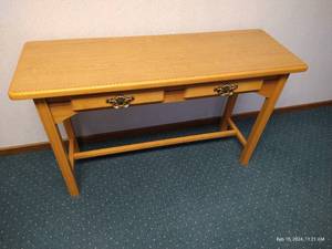lot 6 image: Sofa Table