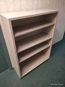 lot 12 image: Metal Shelf