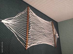 lot 29 image: Like New Rope Hammock Island Boy