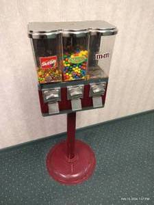 lot 38 image: Candy Dispenser Vending Machine