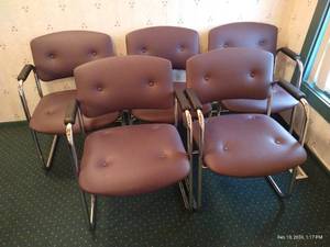 lot 44 image: Vinyl & Metal Chairs