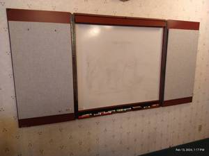 lot 45 image: Closing Cork and Dry Erase Board