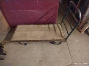 lot 86 image: Platform Moving Cart