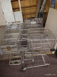 lot 101 image: (4) Metal Shopping Carts
