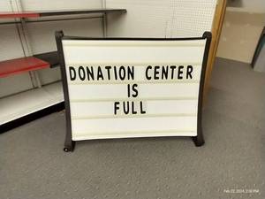 lot 137 image: Large Rolling Message Sign