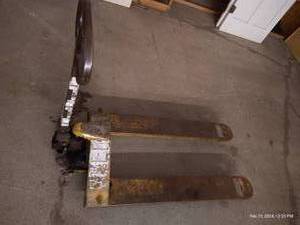 lot 196 image: Pallet Jack