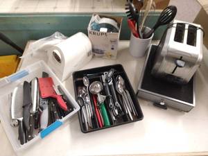 lot 208 image: Kitchen Lot- Silverware, Knives, Krups