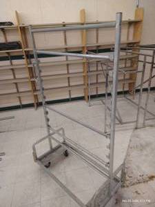 lot 259 image: Adjustable Clothes Hanger Rack