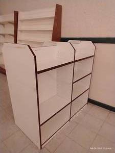 lot 311 image: Double Sided Wood Display Shelf