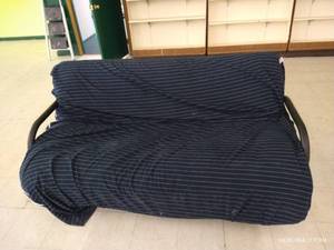 lot 318 image: Metal Futon