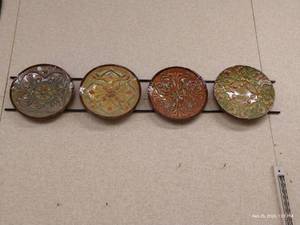lot 336 image: Decorative Wall Plates Hanging