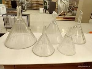 lot 369 image: Glass Funnel Set