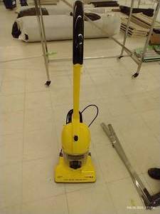 lot 382 image: Eureka Superlite The Boss Bagless Vacuum