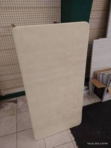 lot 409 image: Plastic Table