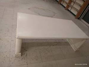 lot 416 image: Heavy Store Display Bench Table