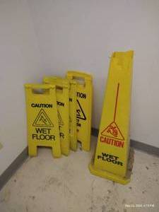 lot 426 image: Pyramid & Fold Out Caution Signs