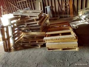 lot 444 image: Stack of Pallets