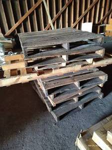lot 445 image: Stack of Pallets