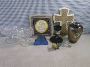 lot 160 image: (G-1) Assorted Glass Etc Decor  Knick Knacks