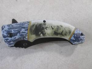 lot 180 image: (CNTR) Bear Design Spring Assist Knife with Belt Clip - 8 18 Open  4 34 Closed - New In Box