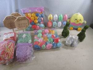 lot 189 image: (BR3) Assorted Easter Decor, Grass and Plastic Eggs