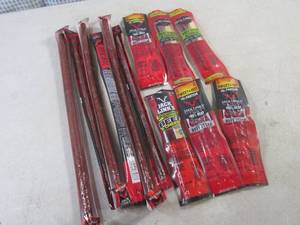lot 242 image: (EC2) 12 Assorted Jack Links Snacks Past Date