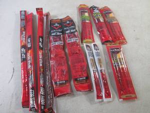 lot 243 image: (EC2) 12 Assorted Jack Links Snacks Past Date