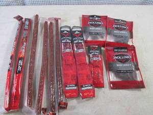 lot 250 image: (EC2) 12 Assorted Jack Links Snacks Past Date