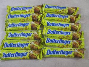 lot 266 image: (B-1) 12 Butterfinger Candy Bars Past Date