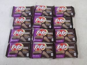 lot 271 image: (B-1) 12 Kit Kat Duos Mocha  Chocolate Candy Bars Past Date