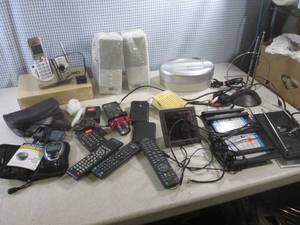 lot 115 image: (A-2) Assorted Small Electronics ...