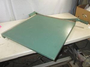 lot 1 image: (EW7) Vintage Premier Large 25 Paper Cutter