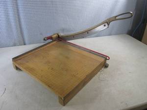 lot 2 image: (EW7) Vintage Ingento 15 Paper Cutter