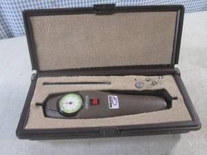 lot 8 image: (BS) Chatillion Dynamometer 5 LBS 1 OZ DPP-80 Tension Compression