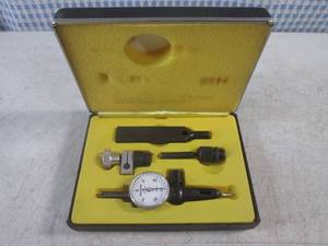 lot 16 image: (EC1) Craftsman 40761 Machinist Dial Indicator Set with Box