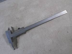 lot 55 image: (CNTR) ModernTools 10 Vernier Caliper