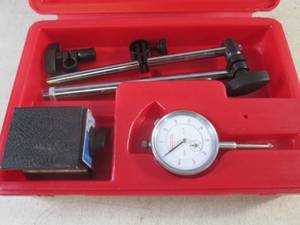 lot 56 image: (BSB) Grizzly Dial Indicator with Magnetic Base and Accessories in Case