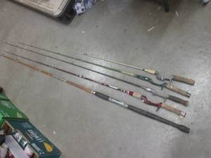 lot 82 image: (H-2) 5 Assorted Vintage Fishing Rods