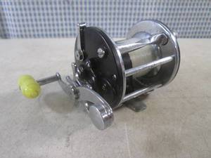 lot 83 image: (FS) Vintage Penn Leveline 350 Made In USA Fishing Reel