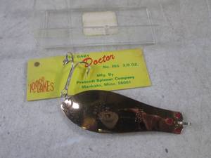 lot 91 image: (CNTR) Vintage 10,000 Lakes The Baby Doctor No.265 Fishing Lure Copper Color Unused