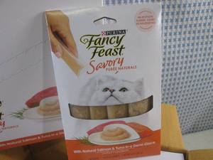lot 323 image: (F-0) Purina Fancy Feast Savory Puree Cat Treats Salmon & Tuna - 2 Inner Boxes of 15 Packets with 4 Pouches Each (120 Treats Total) Past Date